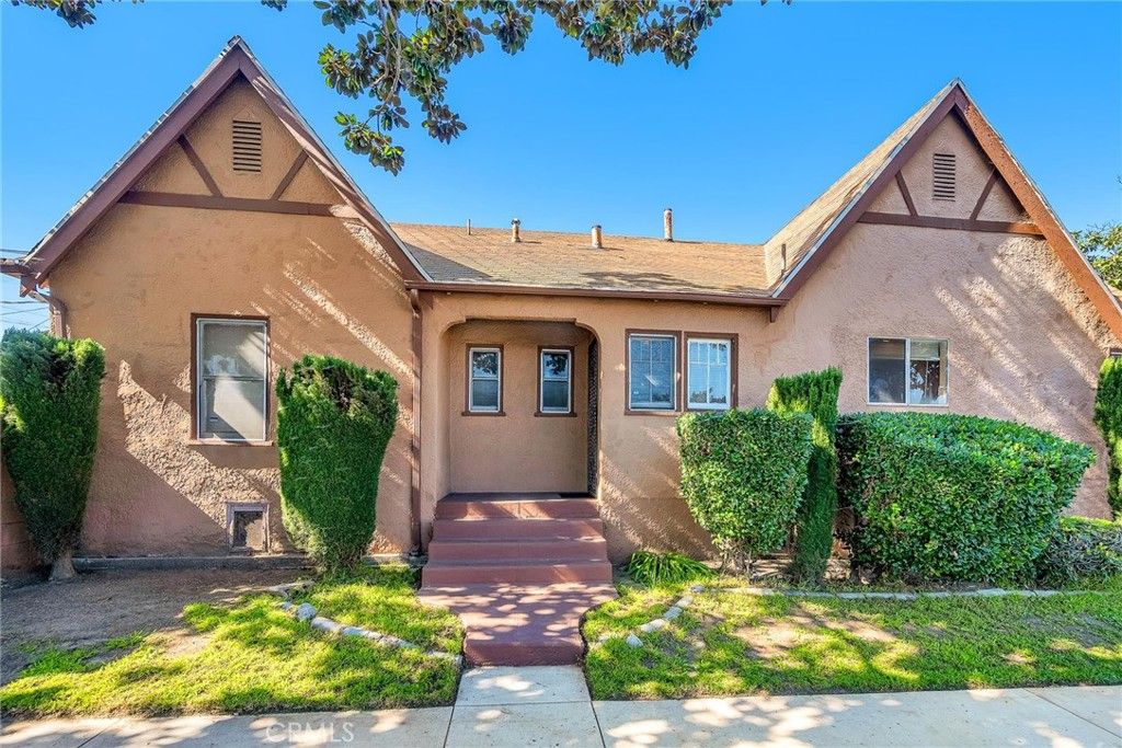 Photo of 2000 W 80th St, Los Angeles, CA 90047 (MLS # SB26050786)