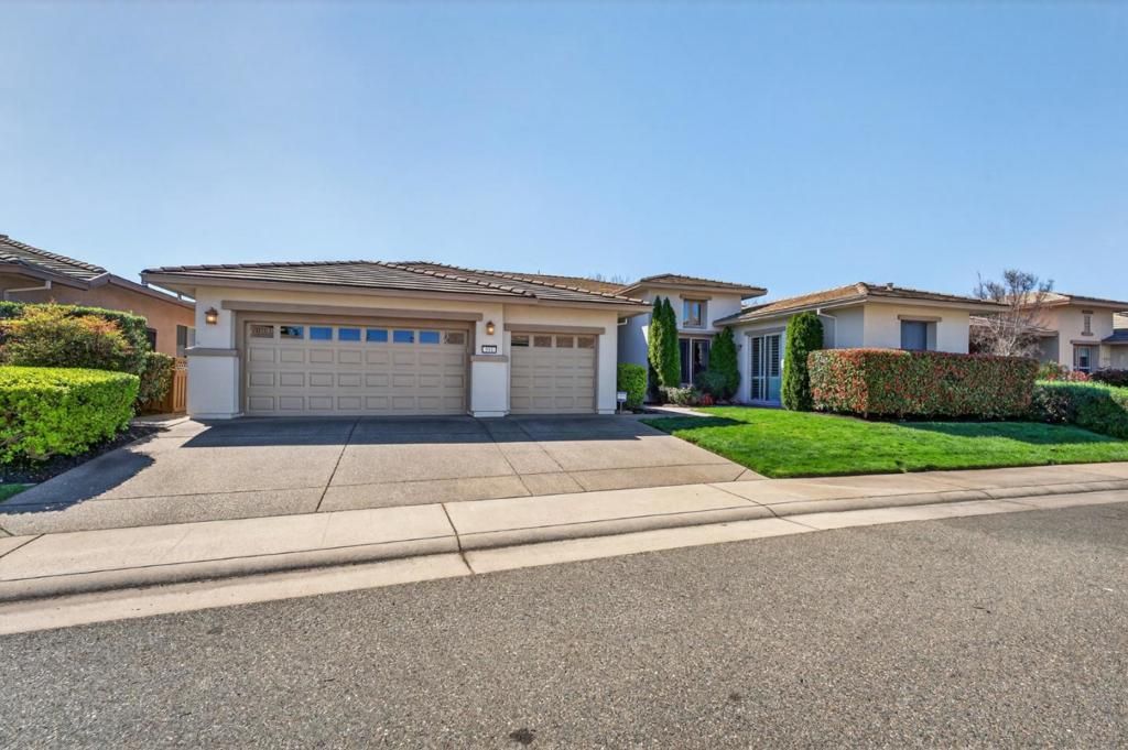 Photo of 941 Wagon Wheel Lane, Lincoln, CA 95648 (MLS # ML82038613)