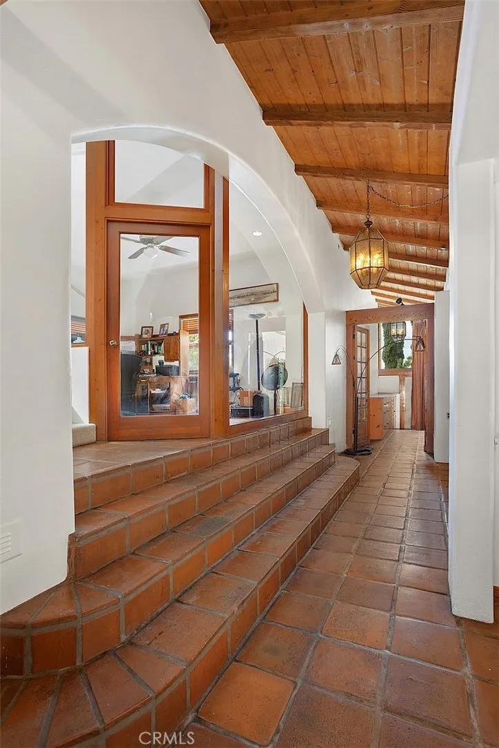 Fallbrook, California 92028, United States, 5 Bedrooms Bedrooms, ,3 BathroomsBathrooms,Residential,Active,213249