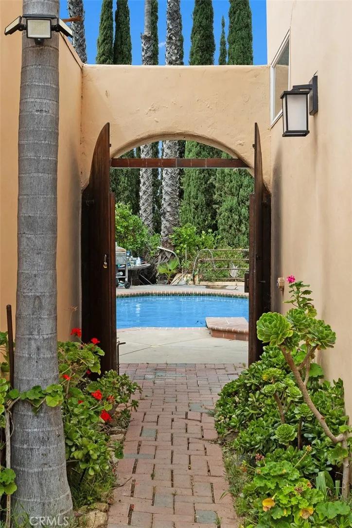 Fallbrook, California 92028, United States, 5 Bedrooms Bedrooms, ,3 BathroomsBathrooms,Residential,Active,213249