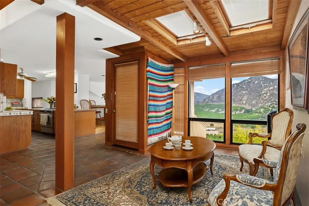 Fallbrook, California 92028, United States, 5 Bedrooms Bedrooms, ,3 BathroomsBathrooms,Residential,Active,213249