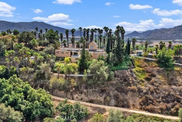 Fallbrook, California 92028, United States, 5 Bedrooms Bedrooms, ,3 BathroomsBathrooms,Residential,Active,213249