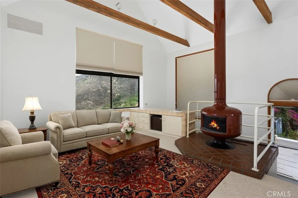 Fallbrook, California 92028, United States, 5 Bedrooms Bedrooms, ,3 BathroomsBathrooms,Residential,Active,213249