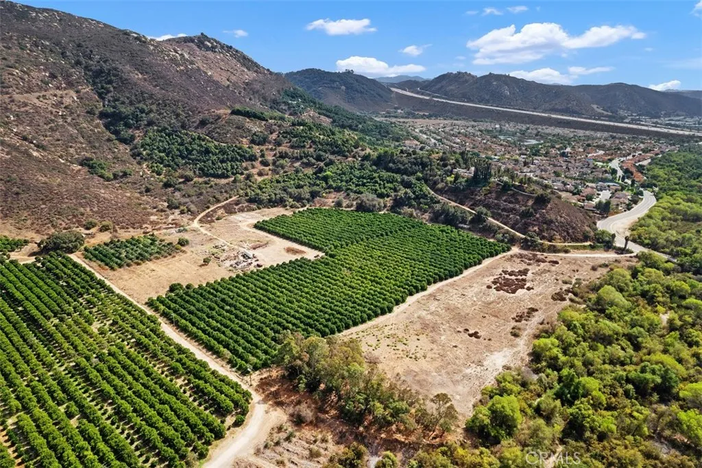 Fallbrook, California 92028, United States, 5 Bedrooms Bedrooms, ,3 BathroomsBathrooms,Residential,Active,213249