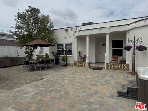 Photo of 13551 Hart Street, Van Nuys, CA 91405 (MLS # 26831839)