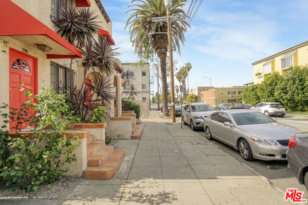 716 W 30th Street