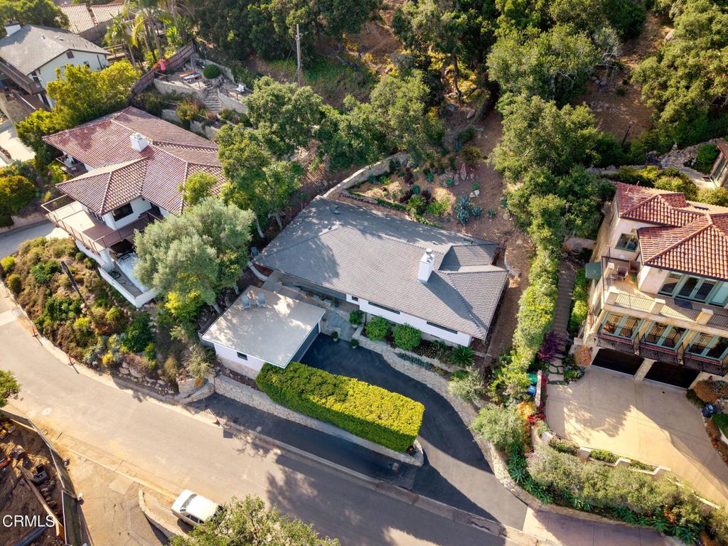 960 Roble Lane