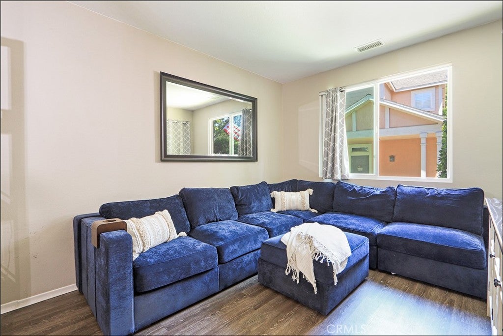 10 Bluff Cove