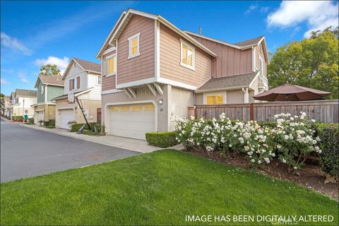 Photo of 10 Bluff Cove Dr, Aliso Viejo, CA 92656 (MLS # OC26160269)