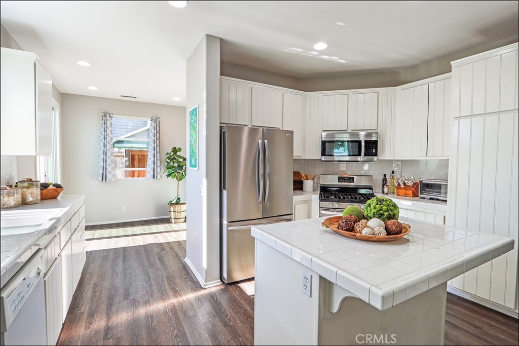 10 Bluff Cove