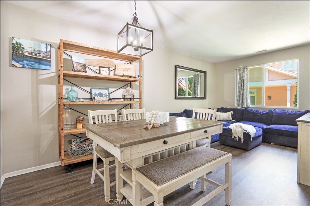 10 Bluff Cove