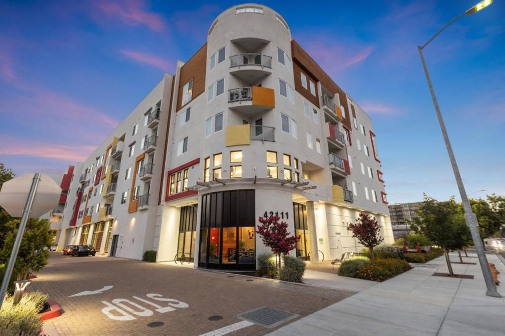 Photo of 42111 Osgood Rd #404, Fremont, CA 94539 (MLS # ML82043351)