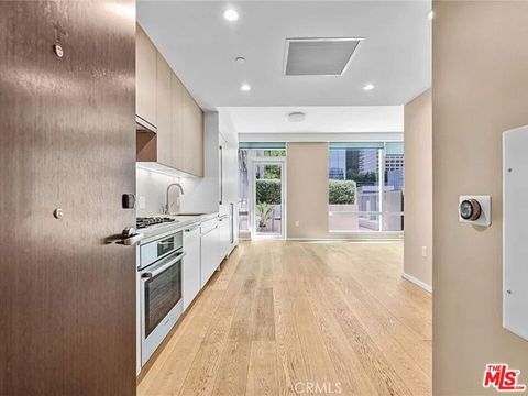 Photo of 877 Francisco Street #505, Los Angeles, CA 90017 (MLS # 25619569)