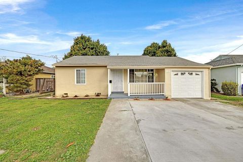 Photo of 527 527 Colby St, San Lorenzo, CA 94580 (MLS # 41124204)