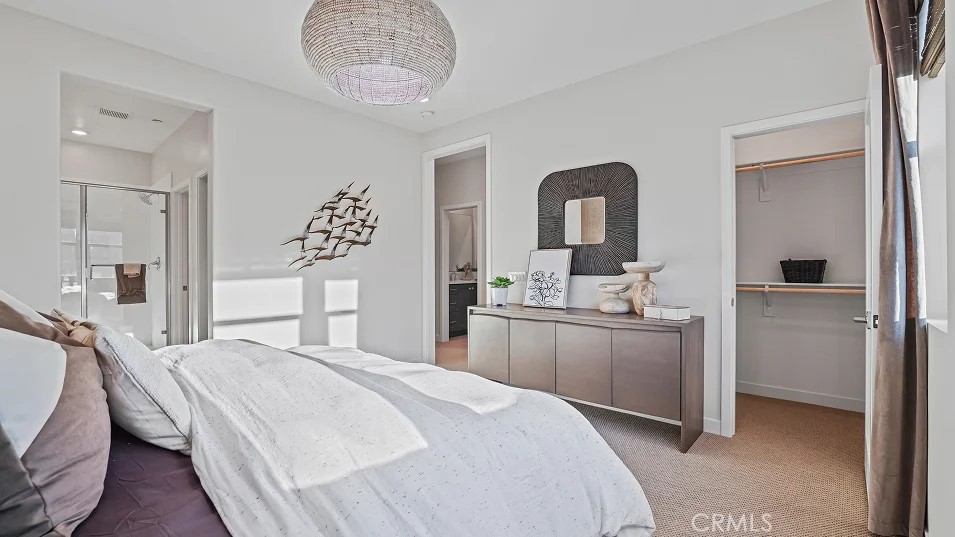 Crest at Metro Heights - Residential