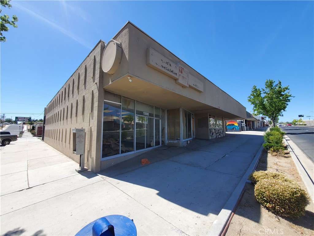 **Prime Retail Opportunity in Victorville's Historic Old Town District **
15593 7th St. features ±2208 Sq Ft.
Nestled in the heart of Victorville’s Old Town, this newly remodeled retail space offers a unique opportunity for businesses looking to locate, in an up and coming area.
This multi-tenant retail building, features open floor plans and a private restroom in each suite. Ideally situated for a variety of retail or service-oriented businesses; this historical space will lend charm and support to your next retail venture.
Ideal for entrepreneurs and established businesses alike, this location promises not just a space, but a potential catalyst for growth as Old Town Victorville returns to its roots as a busy commercial hub.
With a supportive City and an active community investment, your business can leverage the upward trajectory of the neighborhood's development as Old Town Victorville experiences a renaissance.
**Please note, although we believe that we have sourced accurate data regarding this property. All prospective Buyers/Tenants are advised to satisfy themselves with all aspects of the subject property prior to completing a final purchase or lease agreement.