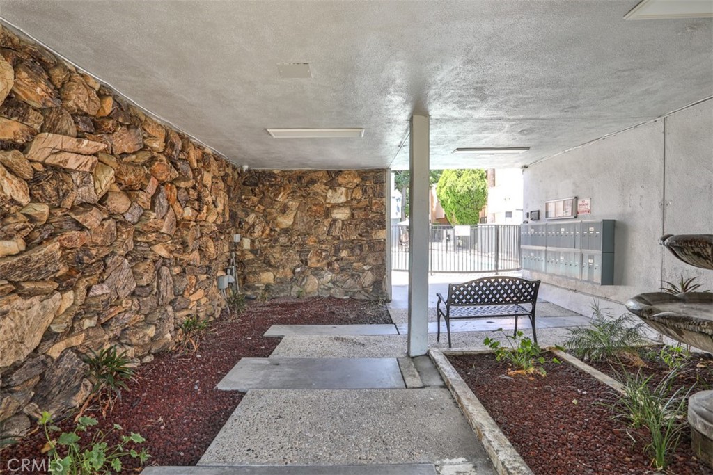 Properties 4 20951 Roscoe Boulevard