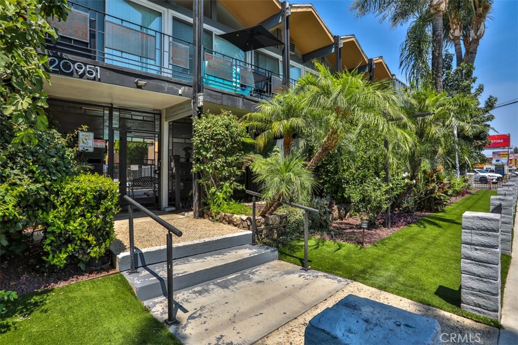 Properties 1 20951 Roscoe Boulevard