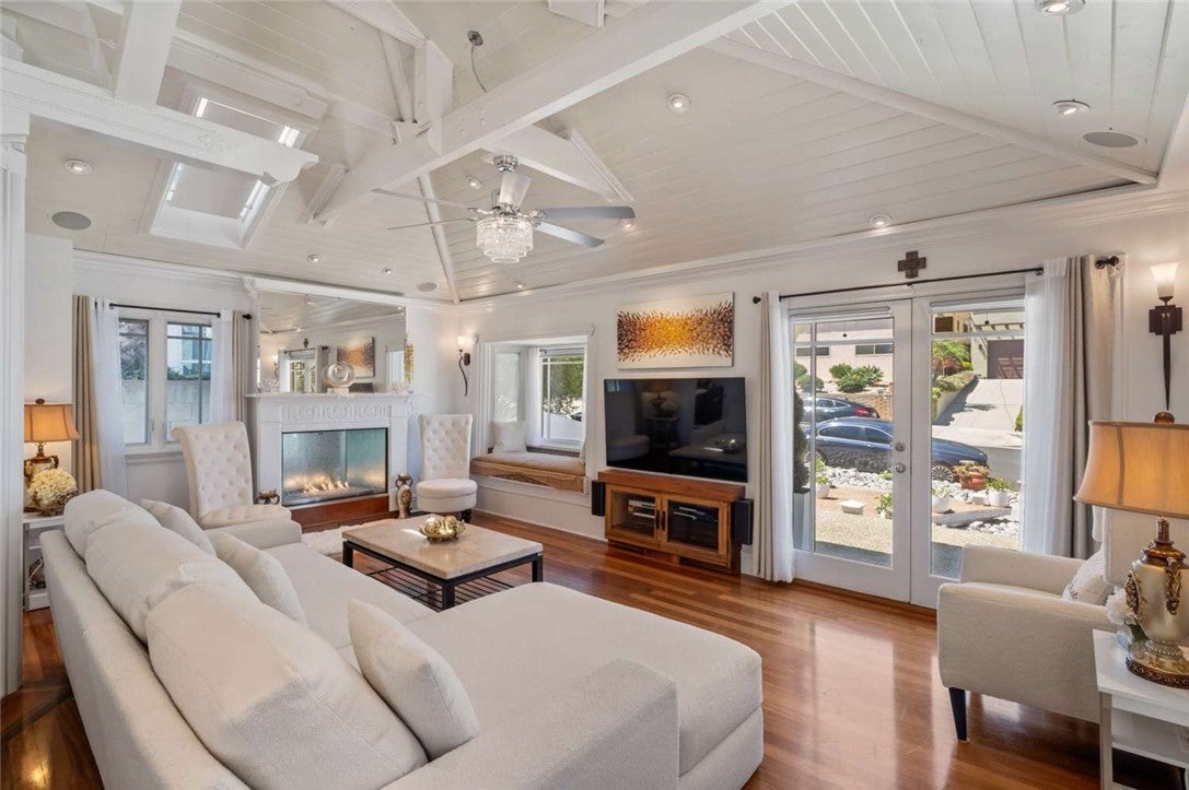 1285 W 23rd Street