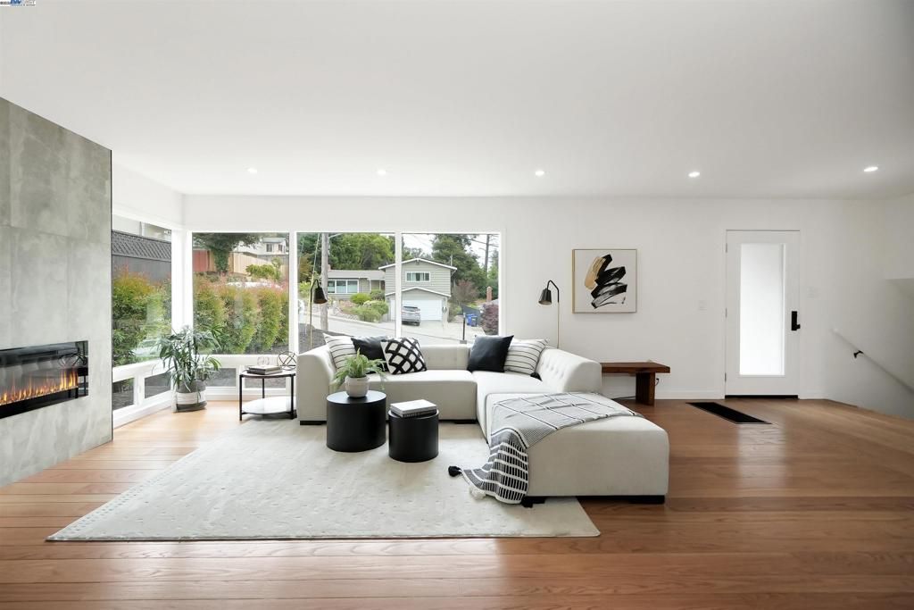 Photo of 4847 Dunkirk Ave Ave, Oakland, CA 94605 (MLS # 41114962)