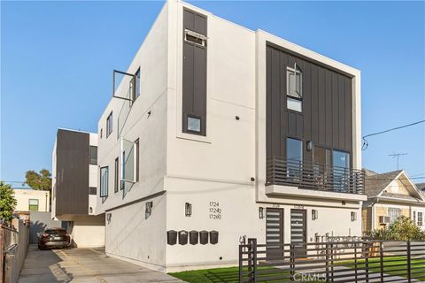 Photo of 1726 Menlo Avenue, Los Angeles, CA 90006 (MLS # BB25262032)