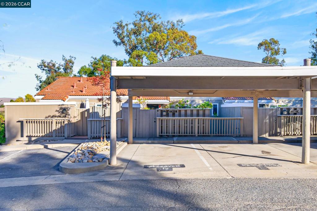 4420 Eagle Peak B