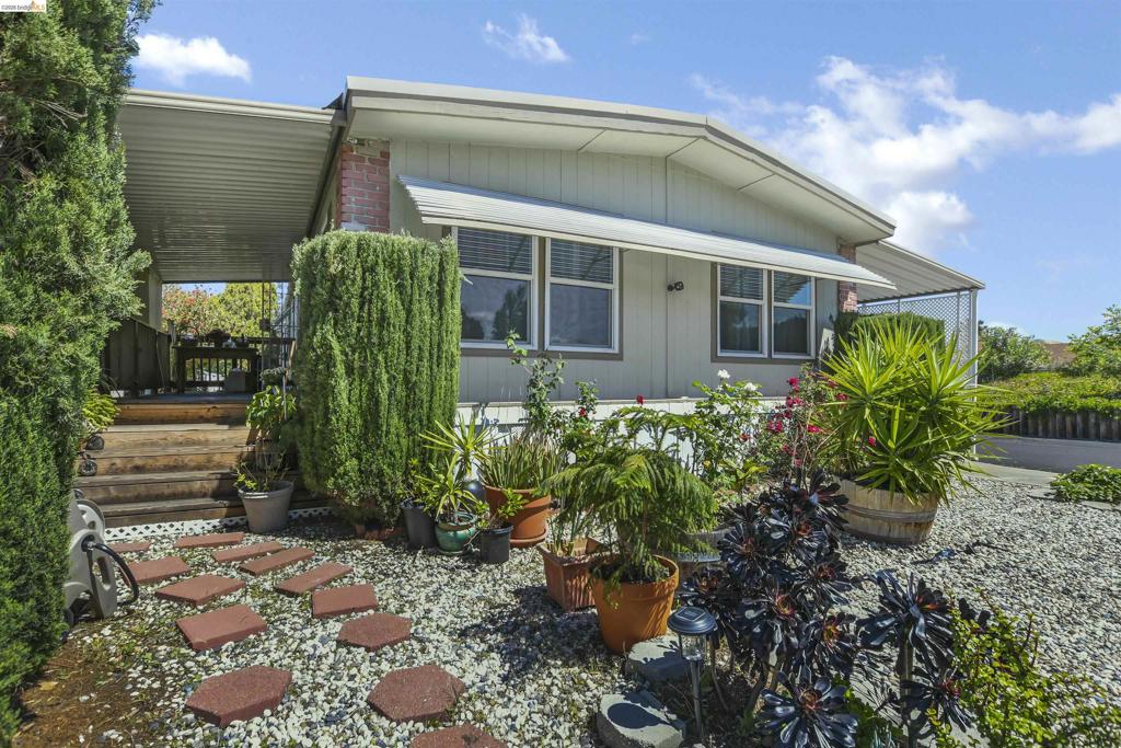 273 Luau Dr