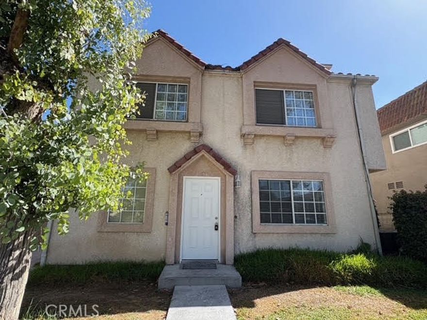 Beautifully upgraded townhouse in Artesia featuring 4 bedrooms and 3 bathrooms, including one bedroom and one bathroom on the main floor. This home offers a brand-new kitchen, new flooring throughout, and fresh interior paint. Direct entry from the attached 2-car garage provides added convenience and security. Conveniently located near shopping centers, restaurants, and major freeways. Move-in ready and a must-see!