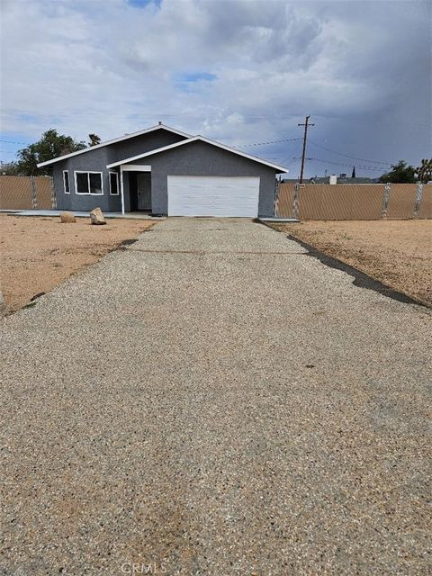 Photo of 11072 Moki Court, Apple Valley, CA 92308 (MLS # PW26158557)