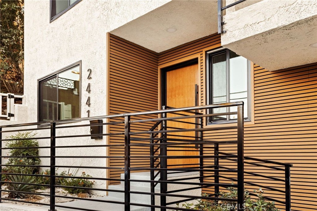 2441 Lyric Avenue, Los Angeles CA 90027