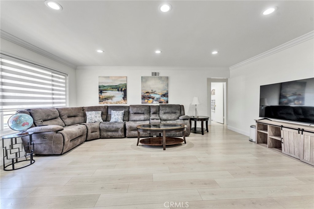 2915 Norsewood Drive