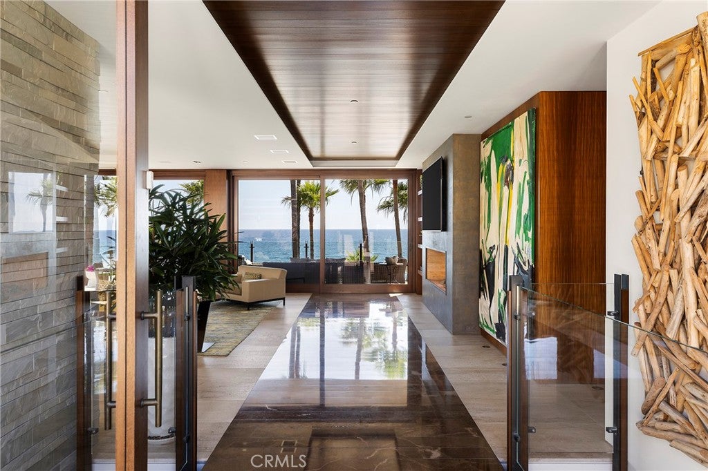 2495 Riviera