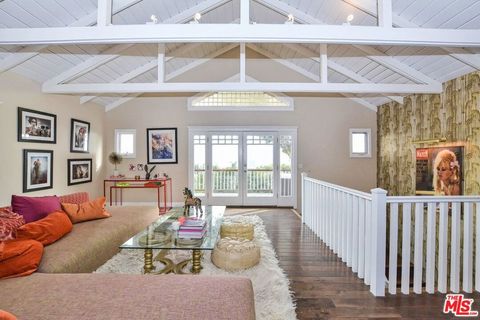 Photo of 2172 Argyle Avenue, Los Angeles, CA 90068 (MLS # 26810335)