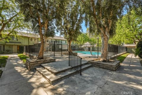 Tiny photo for 20120 Runnymede Street #17, Winnetka, CA 91306 (MLS # SR26048846)