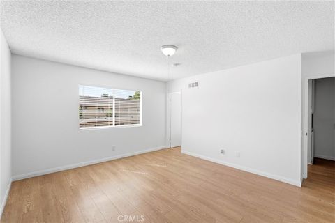 Tiny photo for 20120 Runnymede Street #17, Winnetka, CA 91306 (MLS # SR26048846)