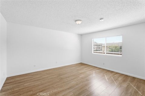 Tiny photo for 20120 Runnymede Street #17, Winnetka, CA 91306 (MLS # SR26048846)