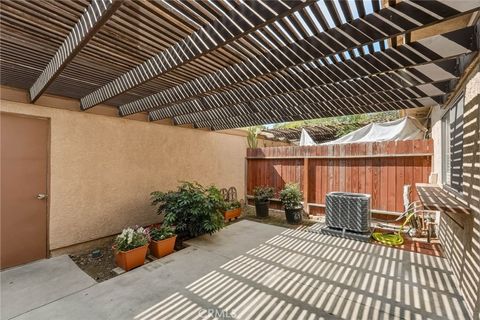 Tiny photo for 20120 Runnymede Street #17, Winnetka, CA 91306 (MLS # SR26048846)