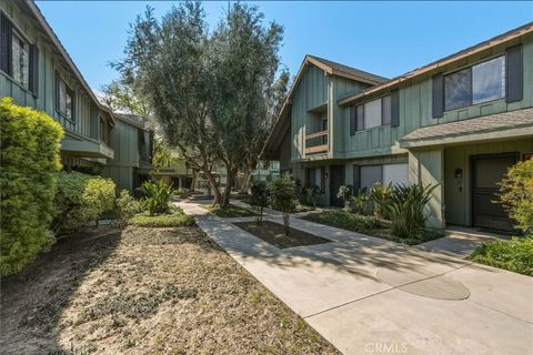 Tiny photo for 20120 Runnymede Street #17, Winnetka, CA 91306 (MLS # SR26048846)