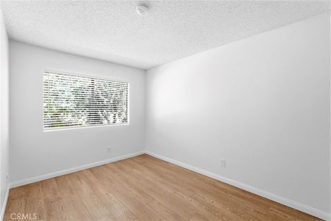 Tiny photo for 20120 Runnymede Street #17, Winnetka, CA 91306 (MLS # SR26048846)