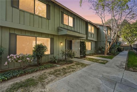 Tiny photo for 20120 Runnymede Street #17, Winnetka, CA 91306 (MLS # SR26048846)