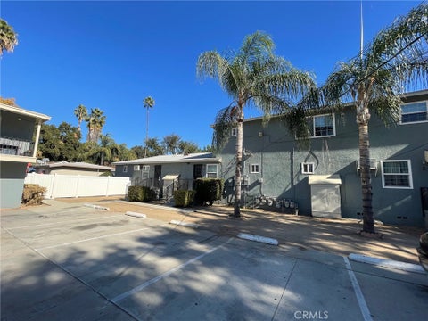 Photo of 1901 Loma Vista Street #3, Riverside, CA 92507 (MLS # CV26198766)