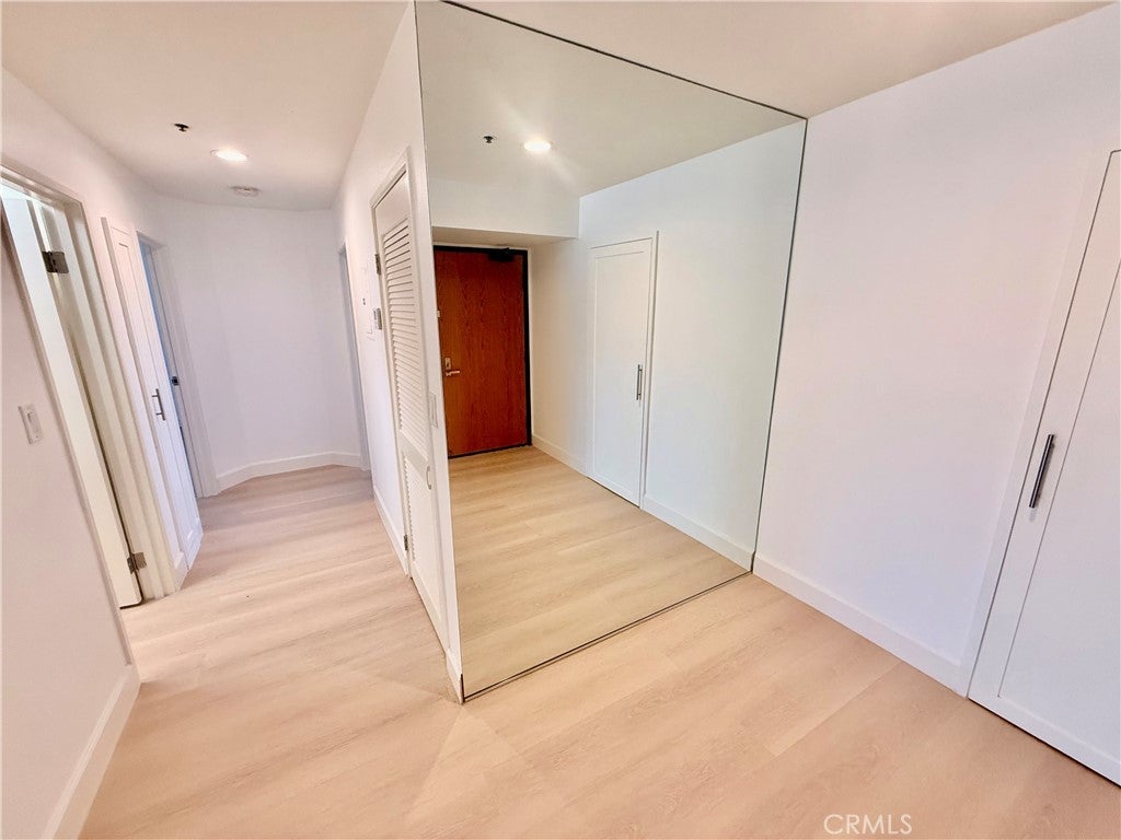 1310 E Ocean 407