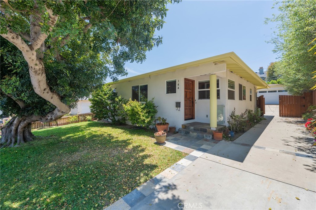 This lovely front unit is now available to rent on a tranquil and tree-lined street in the Hollywood Riviera. This unit offers 2 bedrooms and 1 bath with a beautiful open layout. Features of the home include hardwood floors, updated kitchen with granite counters and stainless steel appliances, recessed lights throughout, and use of the lushly landscaped yards. Prime location with quick access to the beach and Riviera Village with all the best shopping, dining, and Trader Joe's. The rental price includes all utilities: gas, trash/water, electricity and gardener.