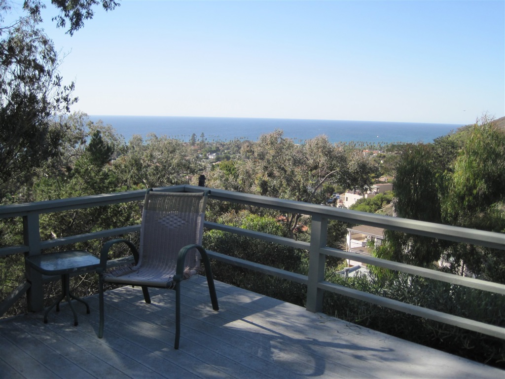 Not too good to be true- a sit-down panoramic ocean view single level house of 2,254 square for under $4,000 a month! This mid-century three bedroom house is situated on a private cul-de-sac and features a spacious kitchen, and magnificent, expansive blue water views from most rooms. Neighborhoods: Muirlands View: Panoramic Ocean
