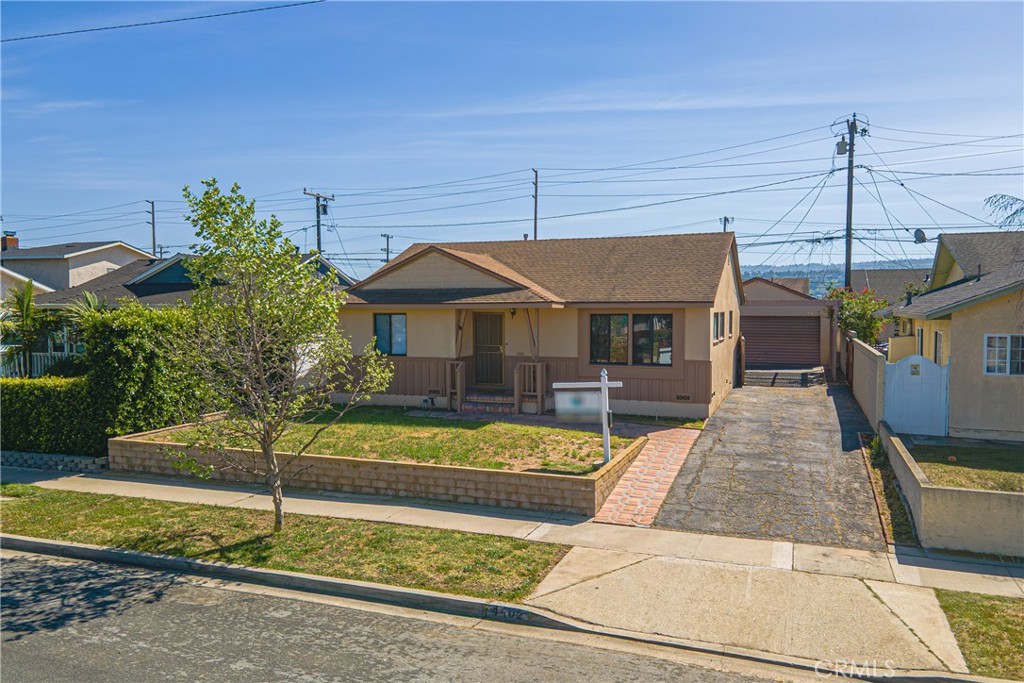 4402 Cathann