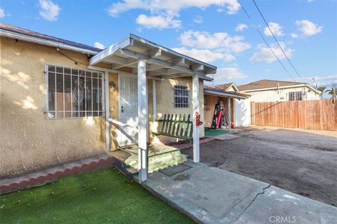 Photo of 10005 Denver Ave, Los Angeles, CA 90044 (MLS # CV25247463) Photo of 10005 Denver Ave, Los Angeles, CA 90044 (MLS # CV25247463)