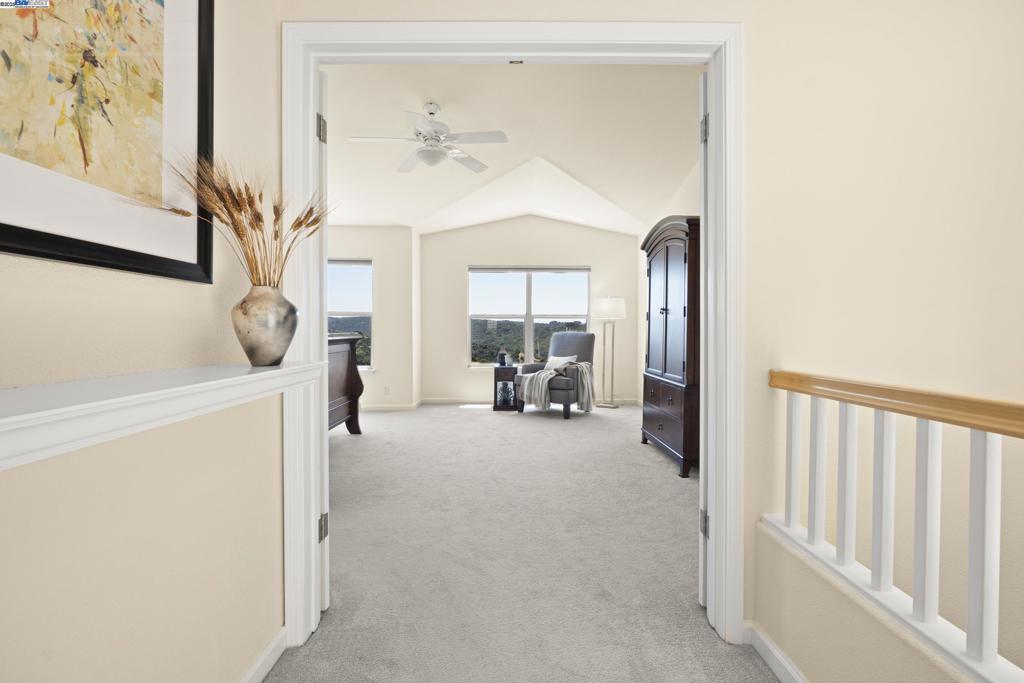 PALOMARES HILLS - Residential