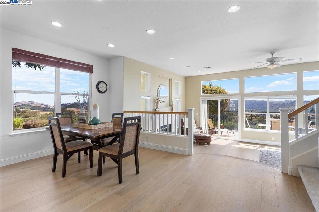 PALOMARES HILLS - Residential