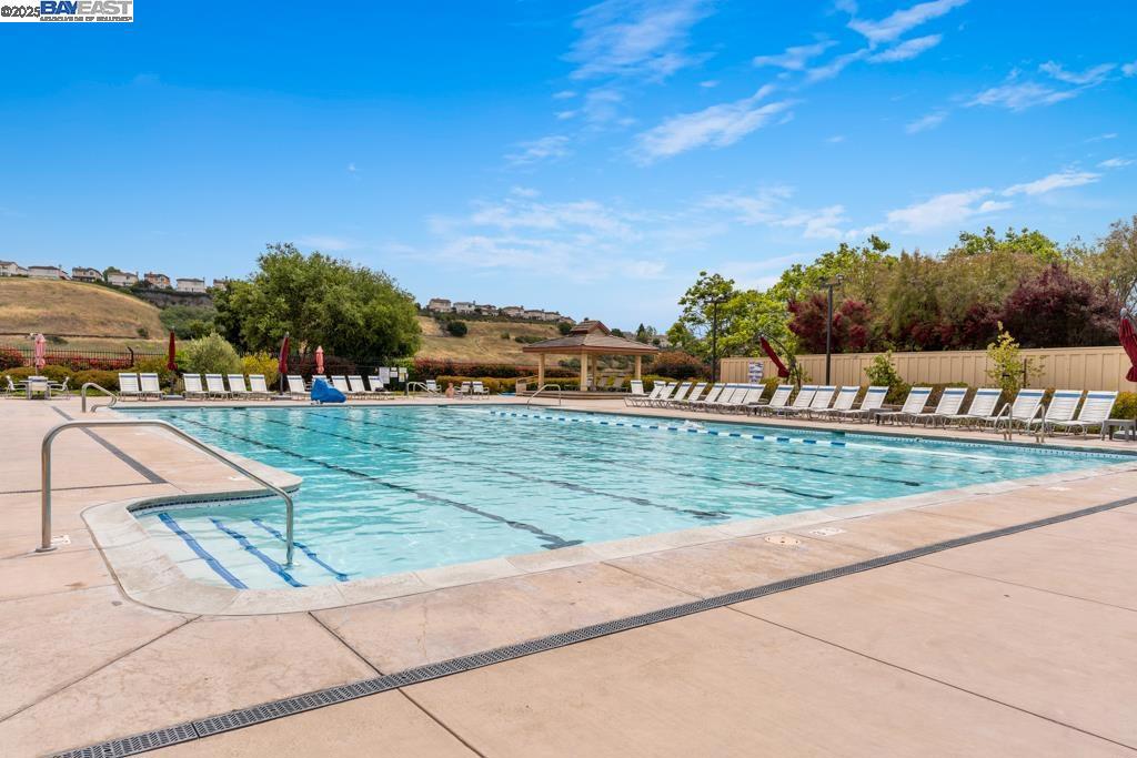 PALOMARES HILLS - Residential
