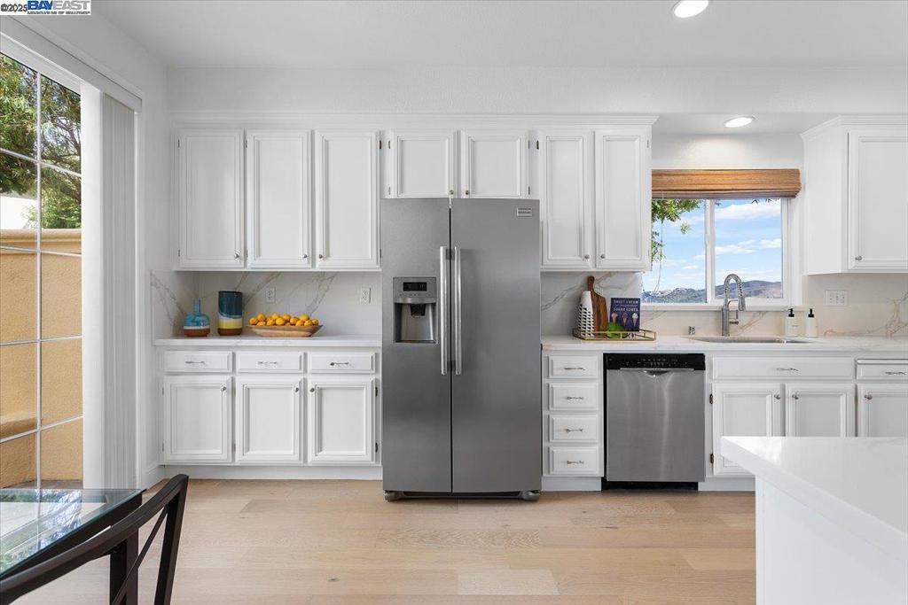 PALOMARES HILLS - Residential